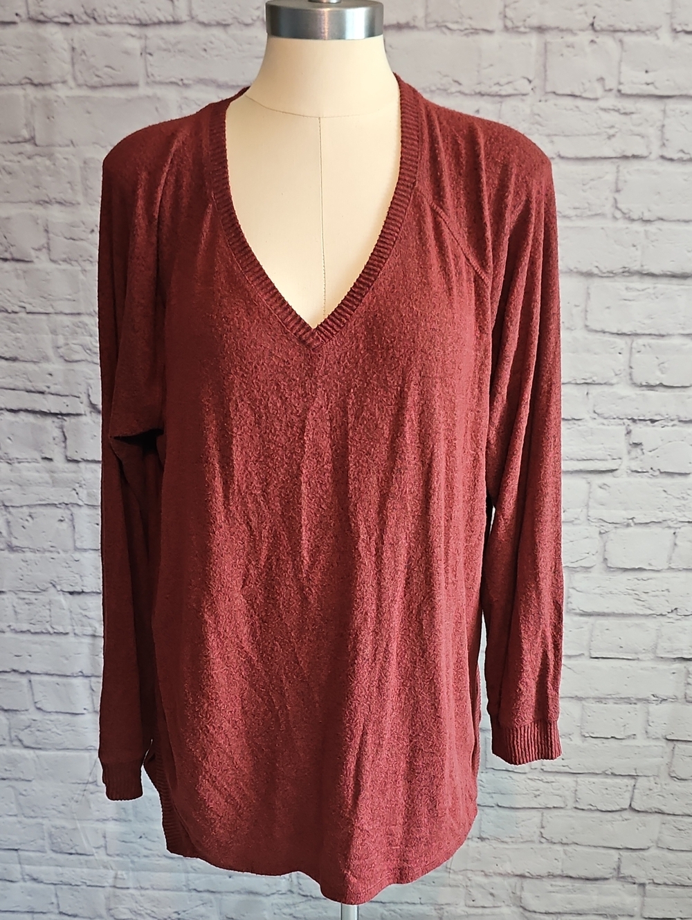 Maurices Rust Red V-Neck Long Sleeve Pullover